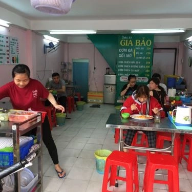 Không gian- Quán Ăn Gia Bảo - Cơm Chiên Gà Xối Mỡ & Cơm Chiên Dương Châu