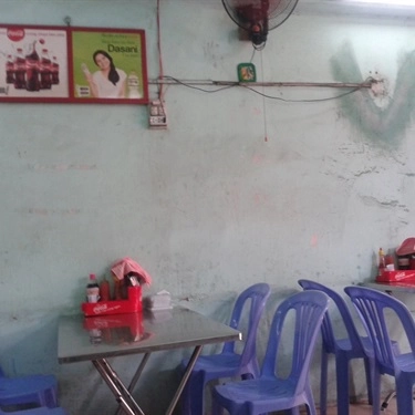 Không gian- Quán Ăn Thanh Hiển - Cơm Gà Xối Mỡ