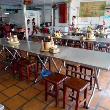 Không gian- Quán Ăn Sơn Nga Phở Gà - Thu Hiền Quán