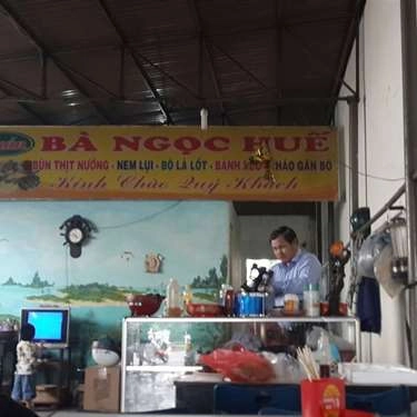 Không gian- Quán Ăn Bà Ngọc Huế - Bún Thịt Nướng & Bò Lá Lốt