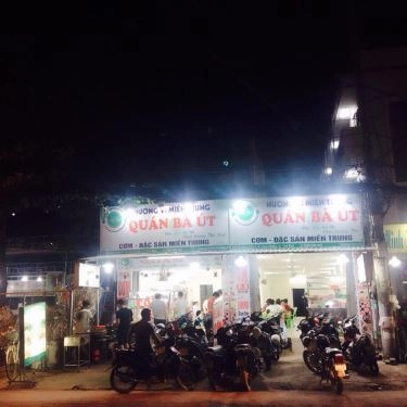 Không gian- Quán Ăn Quán Bà Út - Hương Vị Miền Trung