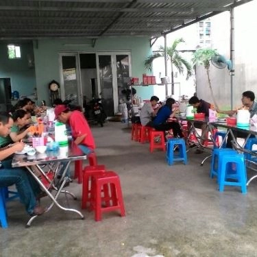 Không gian- Quán Ăn Quán Bánh Hỏi & Cháo Lòng Bình Định