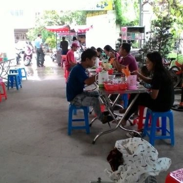 Không gian- Quán Ăn Quán Bánh Hỏi & Cháo Lòng Bình Định