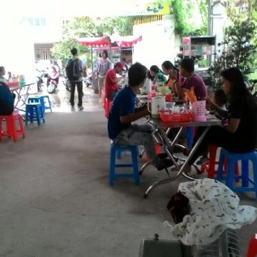Không gian- Quán Ăn Quán Bánh Hỏi & Cháo Lòng Bình Định