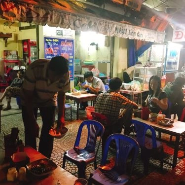 Không gian- Quán Ăn Bún Giò Bà Hồng