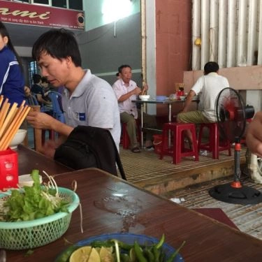 Không gian- Quán Ăn Bún Lan - Nguyễn Chánh