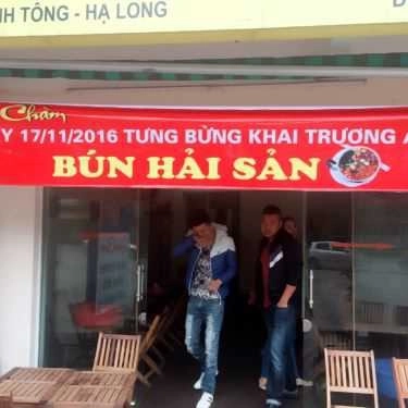 Không gian- Quán Chàm - Lẩu Lòng