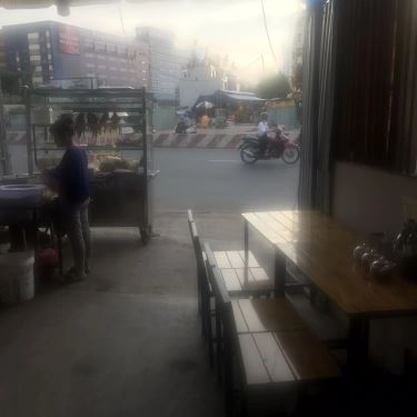 Không gian- Quán Ăn Quân - Cơm Gà Xối Mỡ, Lẩu Gà Mái Dầu & Lẩu Vịt Xiêm