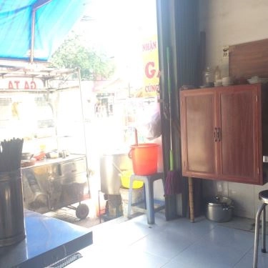 Không gian- Quán Ăn Quán Gà Hoàng Thiên - Nguyễn Thái Sơn