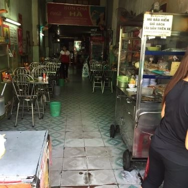 Không gian- Quán Ăn Quán Hà - Bún Chả, Bánh Cuốn & Bánh Canh Cua