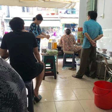 Không gian- Quán Ăn Quán Khanh - Bánh Cuốn