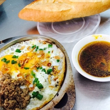 Món ăn- Quán Ăn Bánh Mì & Bánh Cuốn Liên