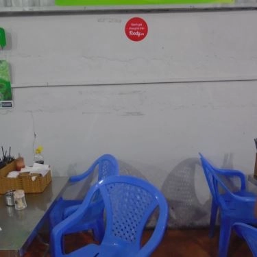 Không gian- Quán Ăn Bò Né Lục Lạc Vàng