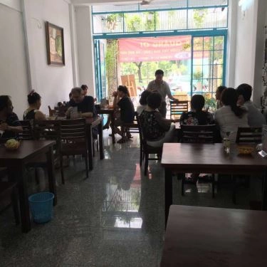 Không gian- Quán Ăn Quán Mì Quảng Ơi