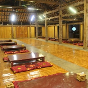 Không gian- Quán Ăn Quán Nhà Sàn Cường Béo - Gà Ri Lẩu Đuôi Bò