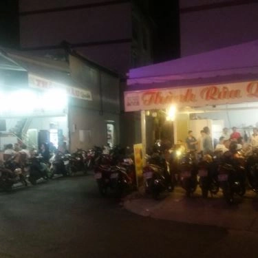 Không gian- Quán Ăn Quán Ốc - Phùng Văn Cung