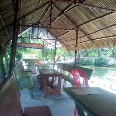 Không gian- Quán Sông Hồng - Quán Ăn Gia Đình
