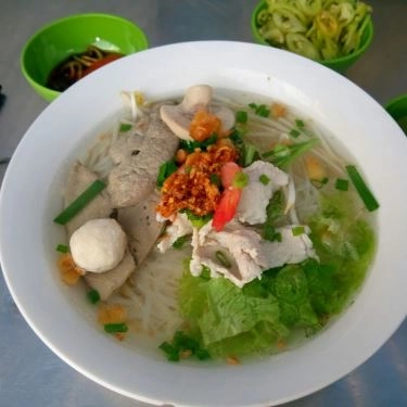 Món ăn- Quán Ăn Quyên - Hủ Tiếu Mì, Hoành Thánh & Sườn Kho
