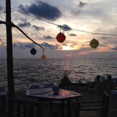 Tổng hợp- Quán Ăn Rory's Beach Bar