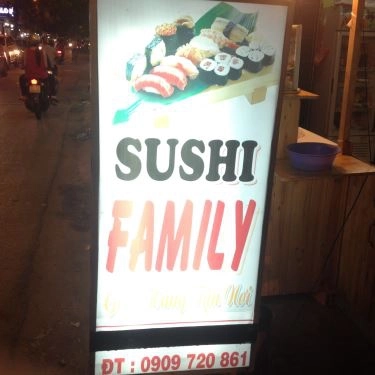Không gian- Quán Ăn Sushi Family