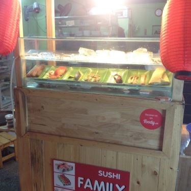 Không gian- Quán Ăn Sushi Family
