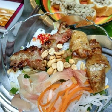 Món ăn- Quán Ăn Taro - Bún Thịt Nướng & Bánh Mì Hấp
