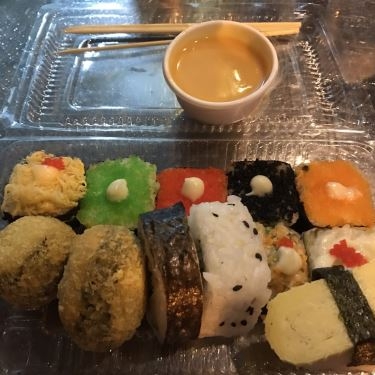Món ăn- Quán Ăn Sushi Viên 1K - The Moon