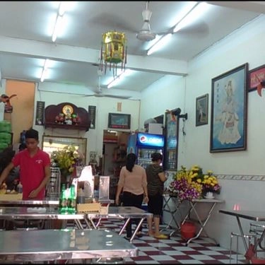 Không gian- Quán Ăn Tiệm Chay Minh Anh