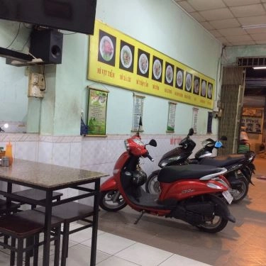 Không gian- Quán Ăn Tiệm Mì A Cánh - Thống Nhất