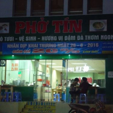 Không gian- Quán Ăn Phở Tín