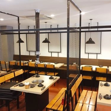 Không gian- Quán Ăn Toọng Quán - Lẩu & Nướng Không Khói