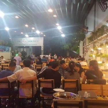 Không gian- Quán Ăn Tròn Vo - Hải Sản Đồng Quê