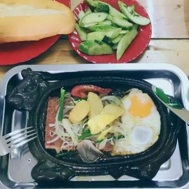 Món ăn- Quán Ăn Trung Hiếu - Bánh Mì Bít Tết & Sốt Vang