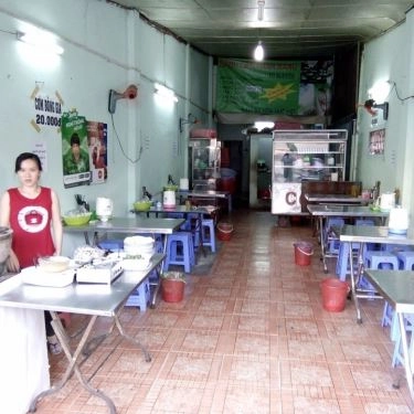Không gian- Quán Ăn Tú Nguyên - Bánh Căn Phan Rang