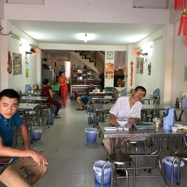 Không gian- Quán Ăn Phở Ngọc - Lâm Văn Bền