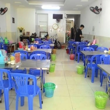 Không gian- Quán Ăn Hủ Tiếu Pate