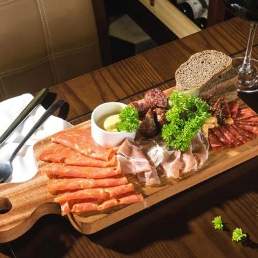 Professional- Nhà Hàng DOM - The Wine Bistro