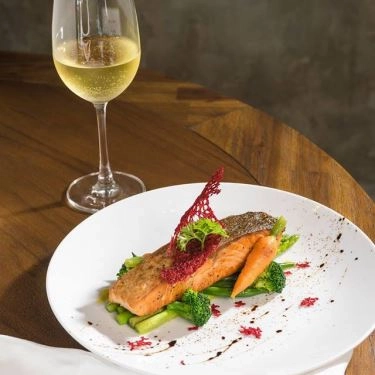 Professional- Nhà Hàng DOM - The Wine Bistro