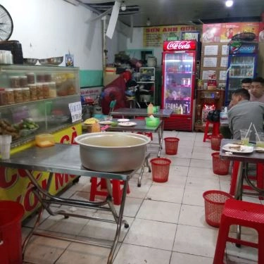 Không gian- Quán Ăn Cơm Gà Xối Mỡ - Lê Văn Lương