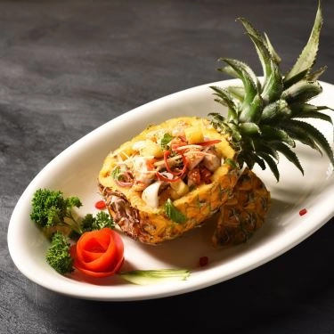 Professional- Nhà Hàng La Maison Deli Cafe & Restaurant