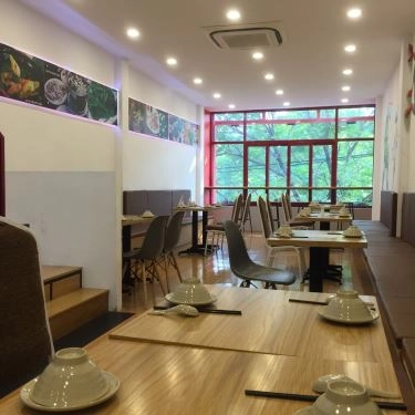 Không gian- Quán Ăn Nhà Hàng Chicken 4 - Chuyên Các Món Gà Ta