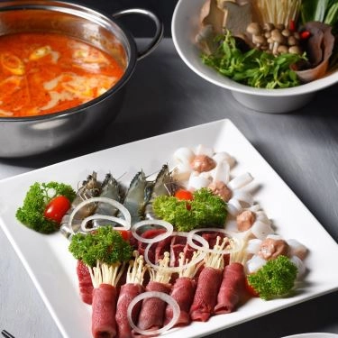 Professional- Nhà Hàng La Maison Deli Cafe & Restaurant