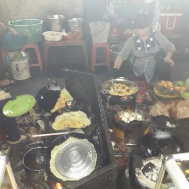 Không gian- Quán Ăn Văn Nghệ - Quán Bánh Khọt