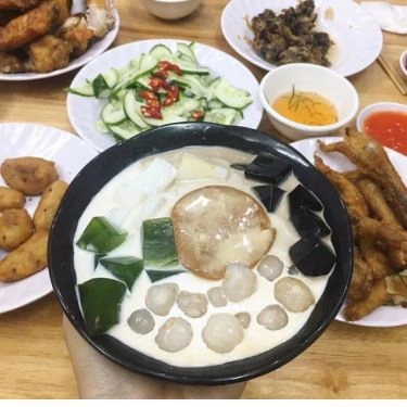 Món ăn- Quán Ăn Vâu Quán - Lẩu Thái & Chân Gà Chiên Mắm
