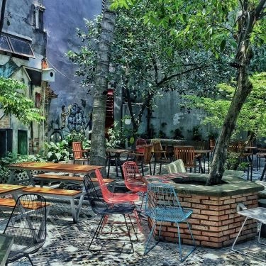 Không gian- Quán Ăn Vechai Bistro - Food & Drink