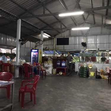 Không gian- Quán Ăn Vịt Triều Tây