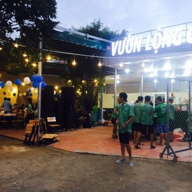 Không gian- Quán Ăn Vườn Lộng Gió - BBQ & Hải Sản