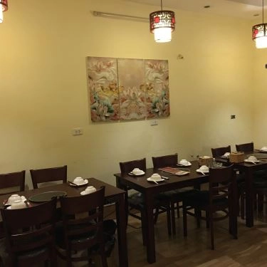 Không gian- Quán Ăn Lẩu Sữa Vương