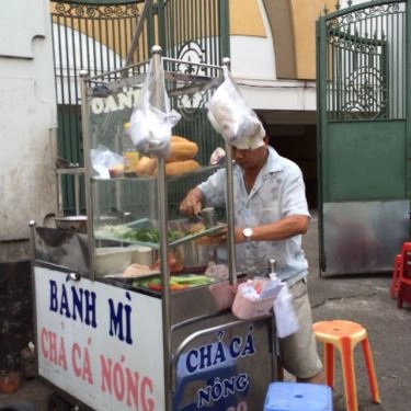 Không gian- Quán Ăn Xe Bánh Mì Chả Cá