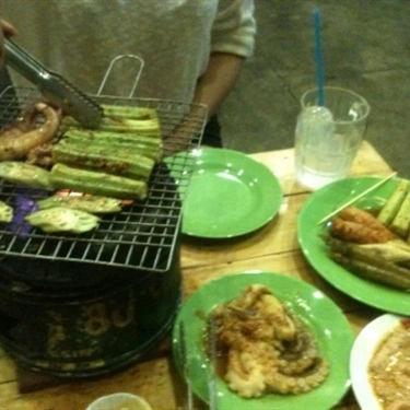 Tổng hợp- Quán Ăn Happy BBQ 2 Xiên Nướng Đồng Giá 5K - Lý Chính Thắng